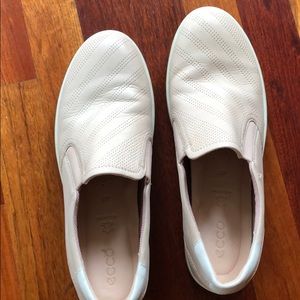 Blush/nude Ecco Slip Ons